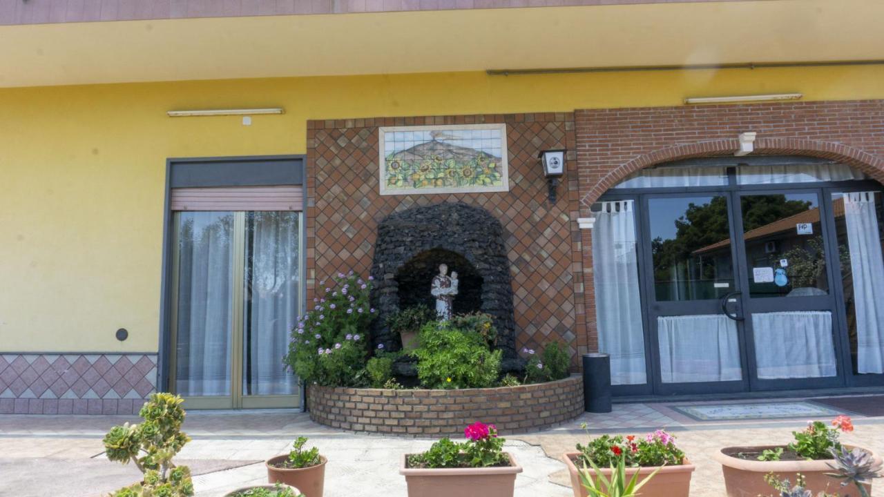 Grotta Del Monaco Bed & Breakfast Pedara
